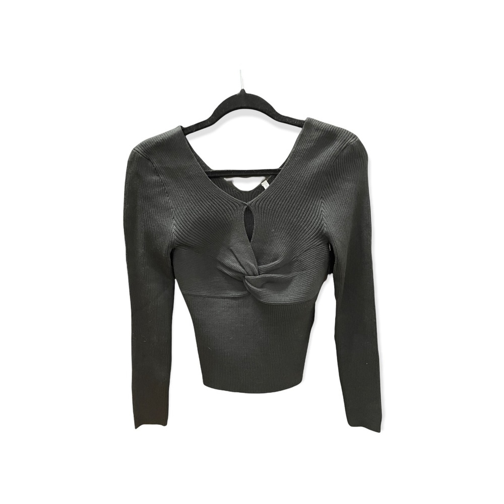 Icon apparel NWT medium cable knit black sweater “basics”